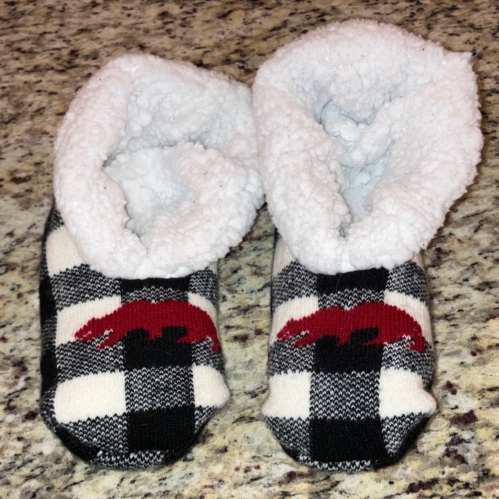 Buffalo Plaid Sherpa Lined Slipper Socks Red Cabin Cozy
Women’s 7–7.5